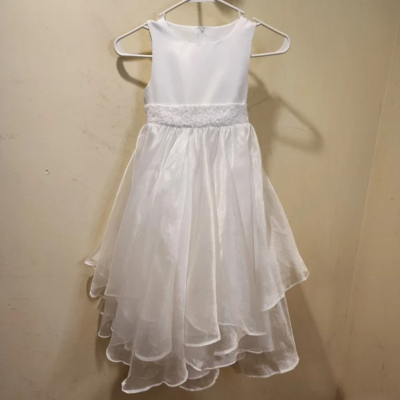 White flower girl or first communion dress Size 6 - Picture 7 of 9
